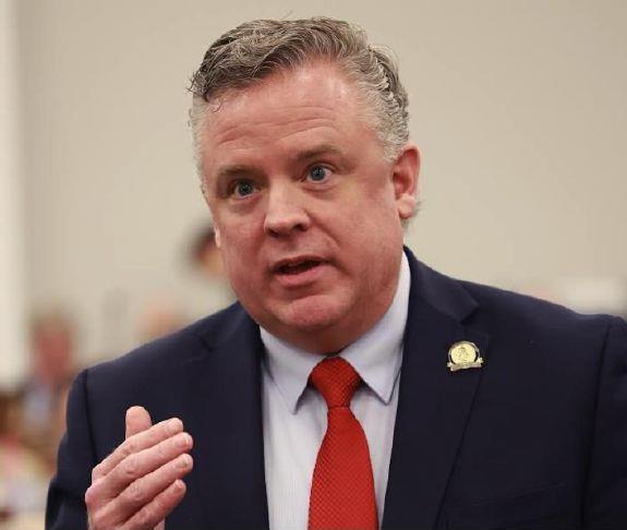 Child internet safety bill advances